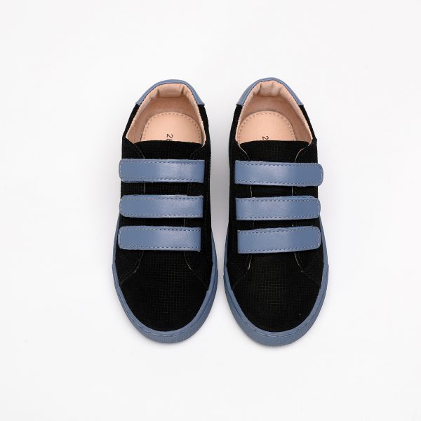 ⁦Boys' black sneakers⁩ – תמונה ⁦2⁩
